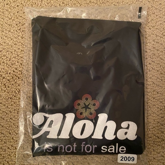 DEFEND HAWAII “Aloha Is Not For Sale” Tee Shirt Men S Small - Picture 5 of 5